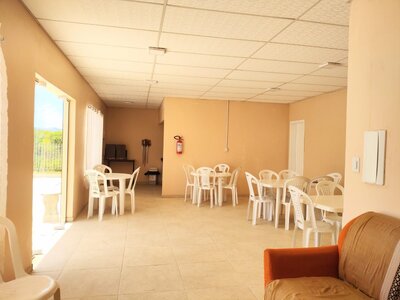 Apartamento com 2 dormitórios e box no Cristal