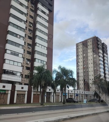 LOJA COM BOX PRIVATIVO NA  AV. PROTÁSIO ALVES